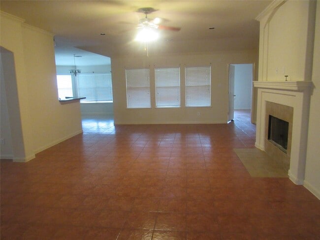 Building Photo - 2611 Colony Haven Cir