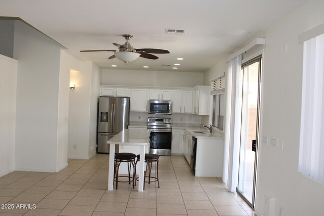 Building Photo - 14334 W Avalon Dr