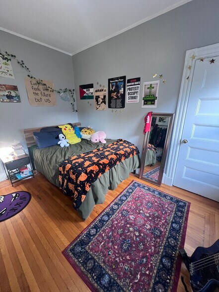 Building Photo - 122 Calumet St