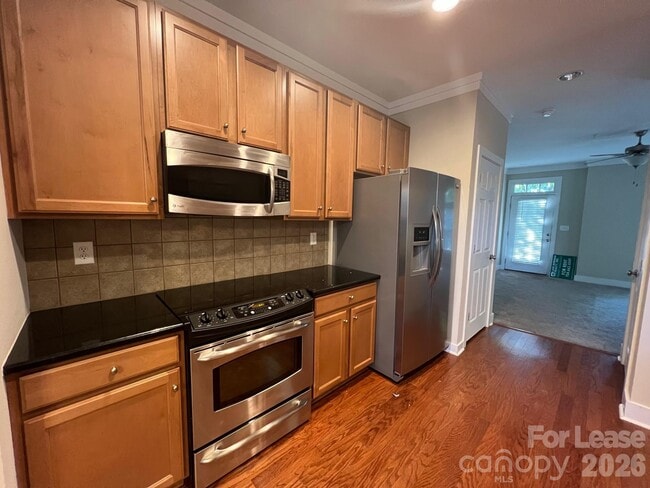 Building Photo - 227 Harbour Pl Dr