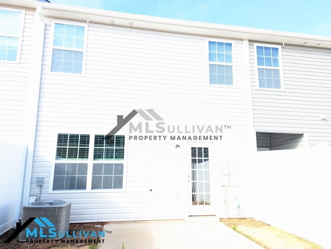 Building Photo - 2821 Egert Dr