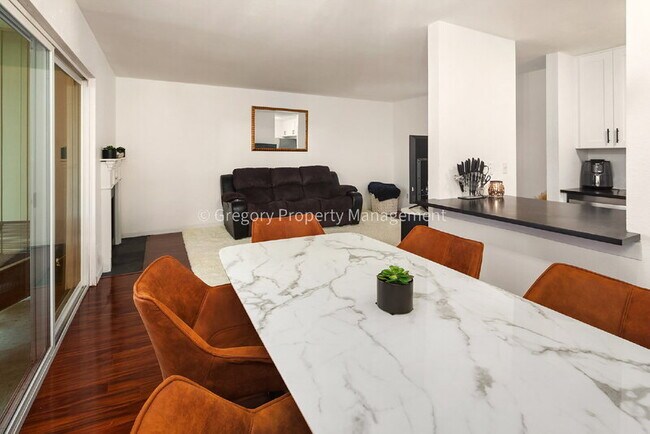 Building Photo - 12415 NE 130th Ct