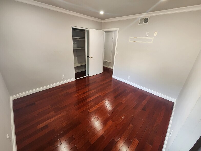 Building Photo - 16331 Shamhart Dr