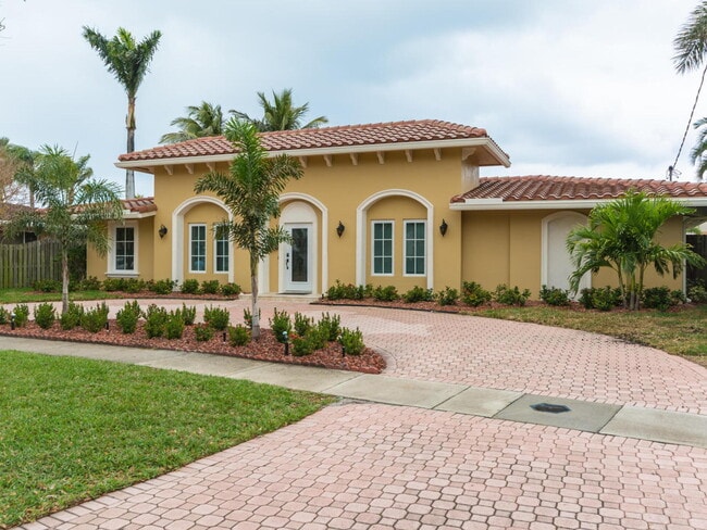 Building Photo - 4930 NE 27th Ave