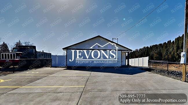 Building Photo - 1912 W Mead Ave