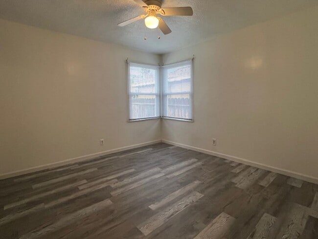 Building Photo - 2512 Edwards Ave