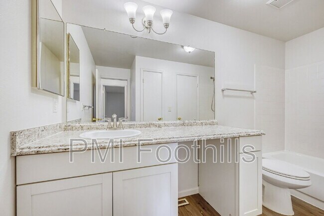 Building Photo - 5565 W 76th Ave