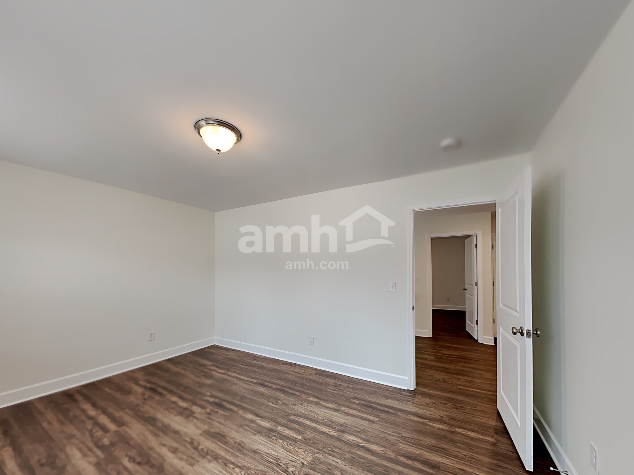 Building Photo - 5827 Zurich Rd