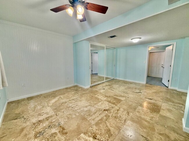 Building Photo - 723 Sailfish Dr