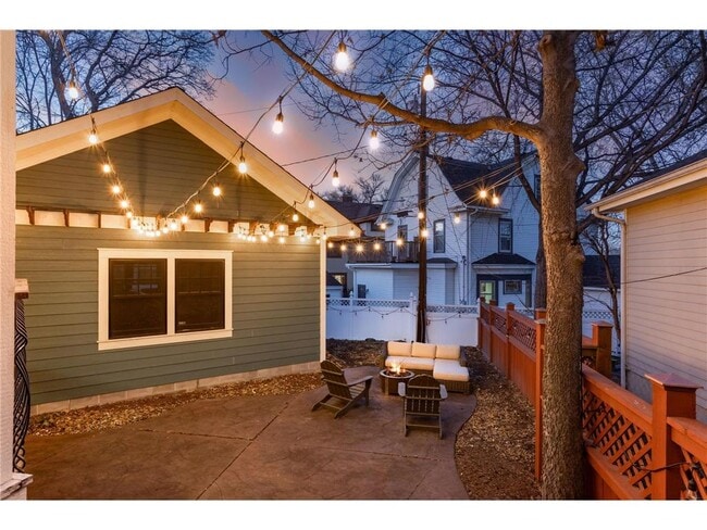 Building Photo - 2012 W Laurel Ave