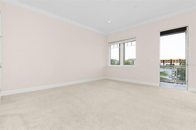 Building Photo - 13813 Benavente Ave