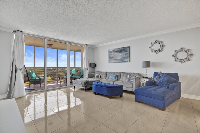 Building Photo - 3520 Oaks Way