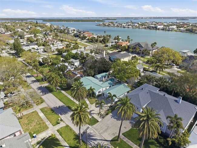 Building Photo - 759 Lantana Ave