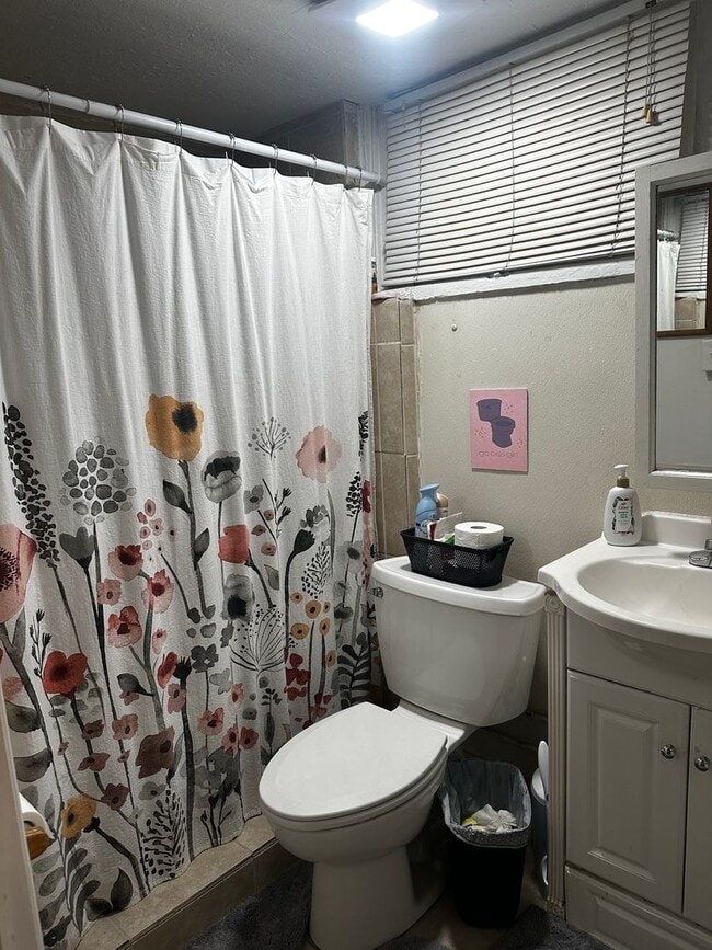 Building Photo - 2118 7th Ave