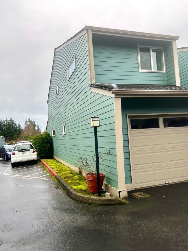 North Exterior - 237 Shepard Way NW