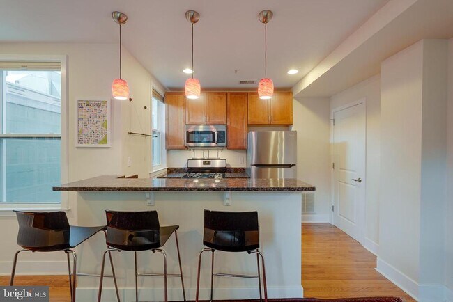 Building Photo - 1352 Longfellow St NW