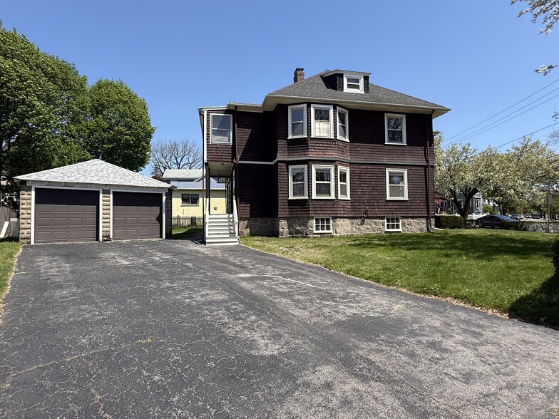 Driveway - 585 High St