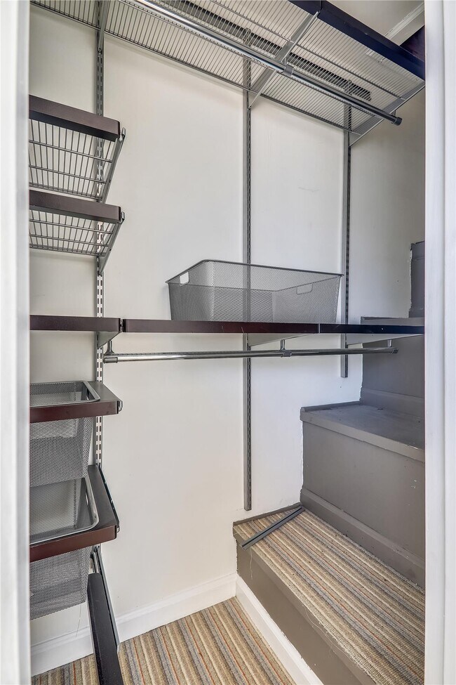 Building Photo - 5834 Jamestown Rd