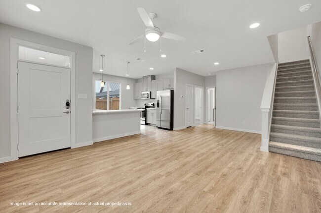 Building Photo - 2402 Eaton St