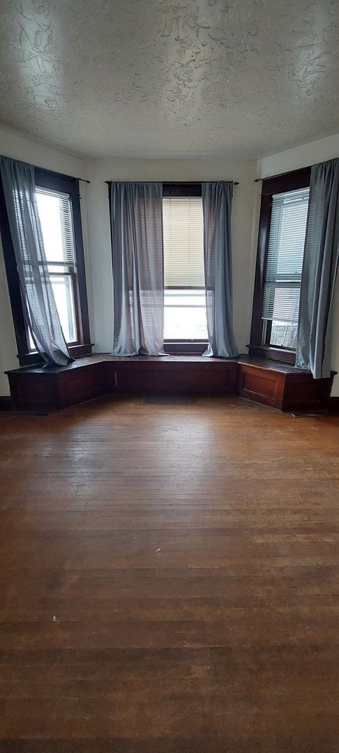 Building Photo - (1614 8th Ave)