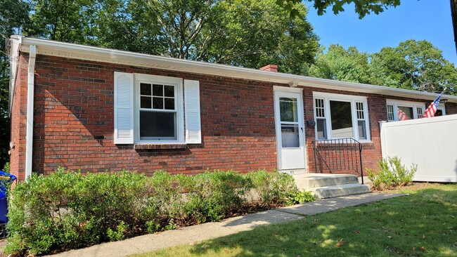 Primary Photo - 21 Cobb Dr