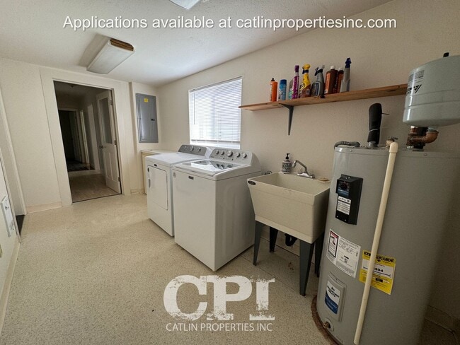 Building Photo - 532 Davidson Avenue