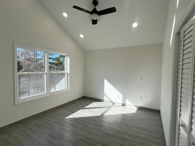 Building Photo - 4500 Kings Lake Dr