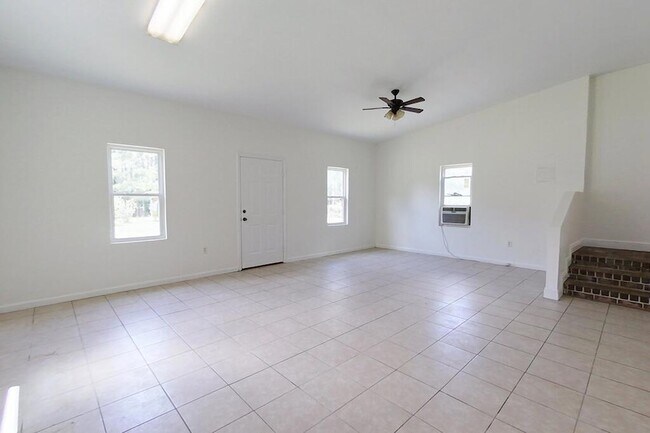 Building Photo - 107 Andee Way