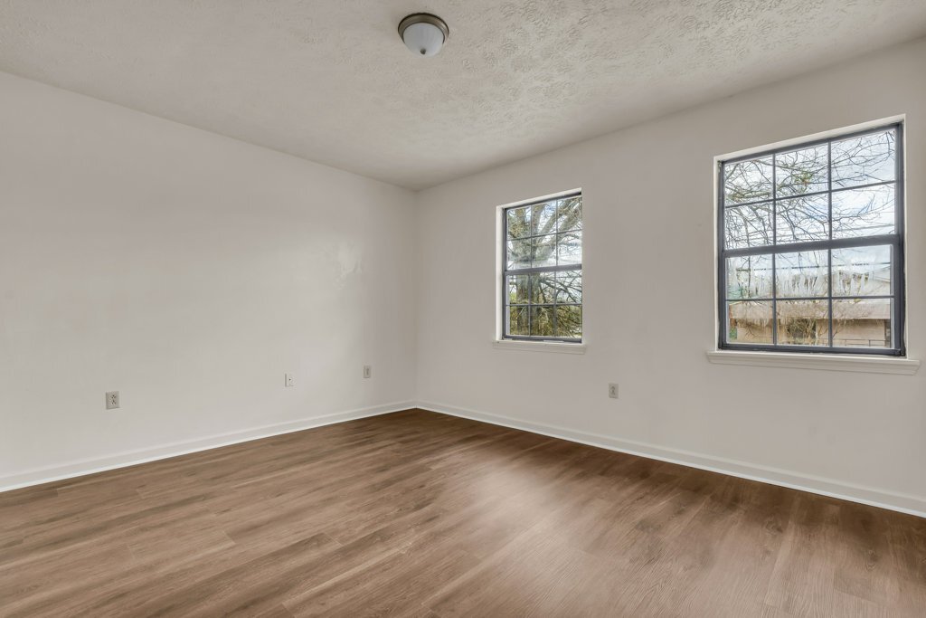 Building Photo - 162 High St