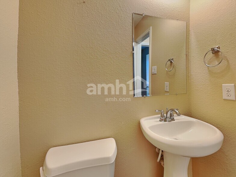 Building Photo - 20415 Shiloh Mist Ln