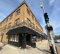 Building Photo - 154 Des Plaines Ave