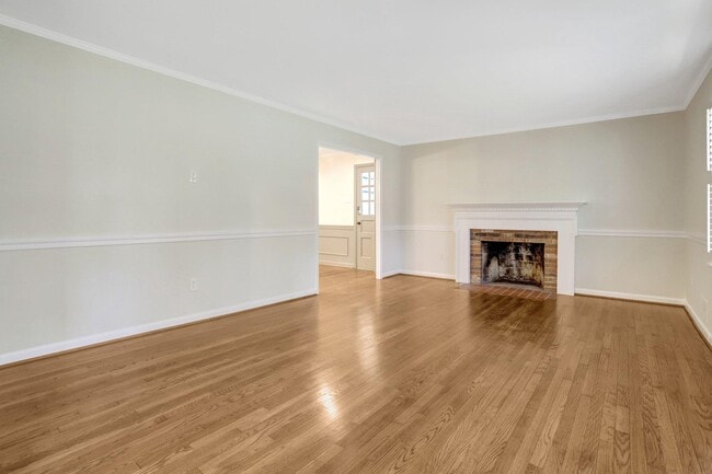 Building Photo - 8005 Candlewood Dr
