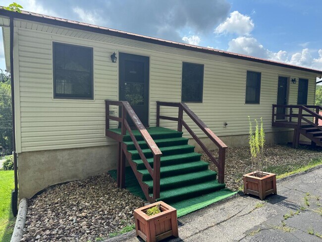 Building Photo - 1138 Jackson Hollow Rd