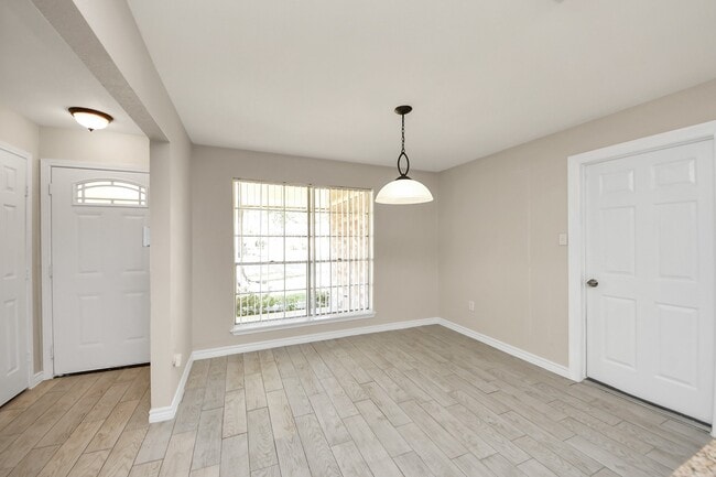 Building Photo - 11915 Binghamton Dr