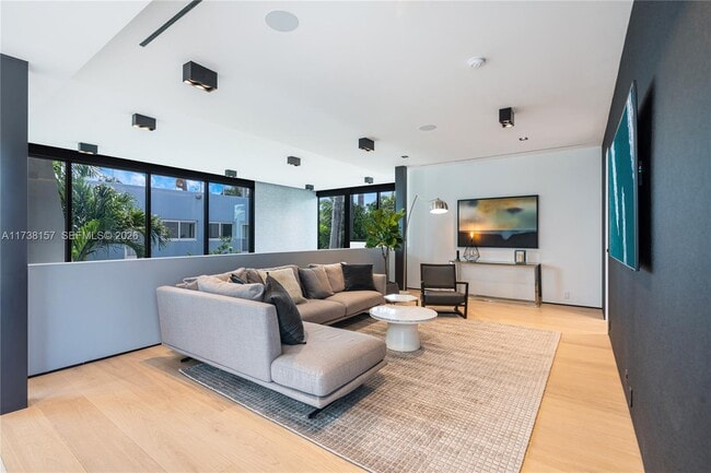 Building Photo - 1369 N Venetian Way