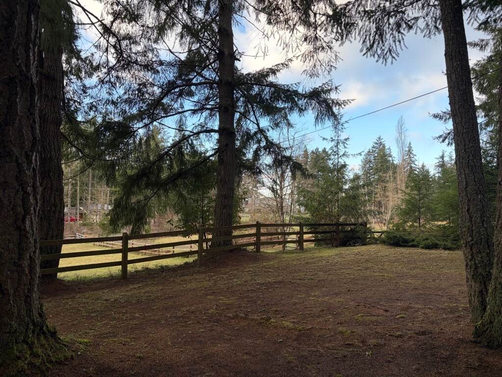 Building Photo - 7748 Zangle Rd NE