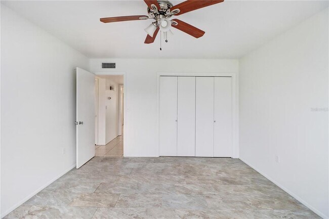Building Photo - 1309 Warwick Ct