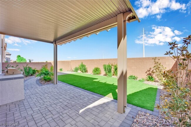 Building Photo - 9770 Hawk Crest St