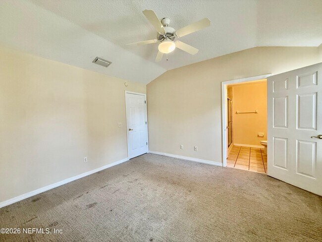 Building Photo - 2418 Hydrangea St