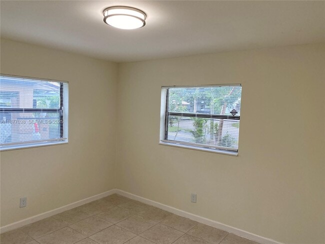 Building Photo - 1450 NW 31st Way