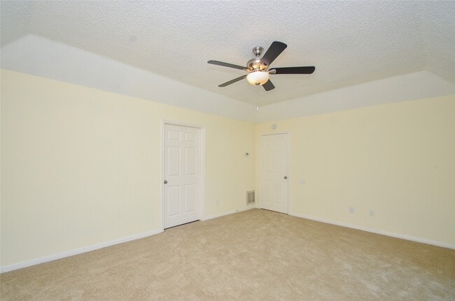 Building Photo - 15111 New Hastings Dr
