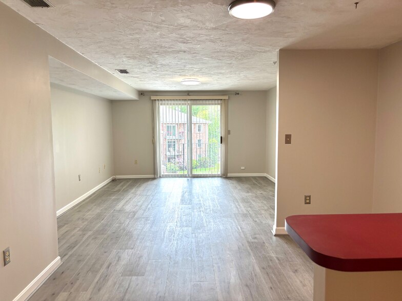 Building Photo - 364 Neponset St