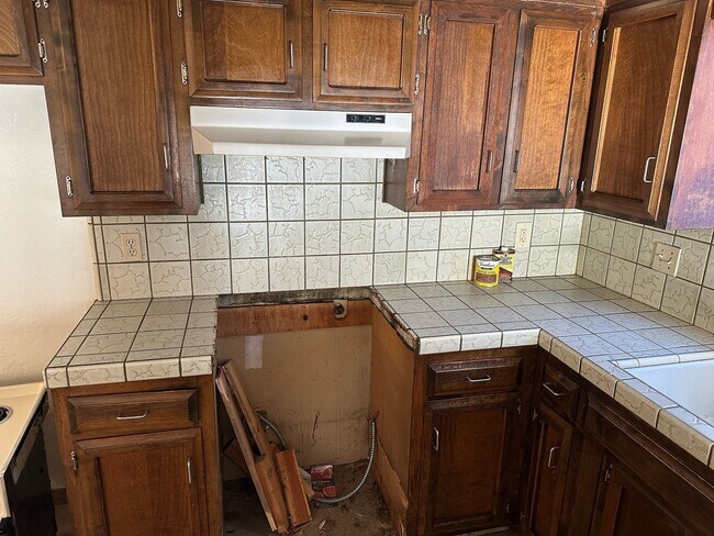 Building Photo - 2902 S University St