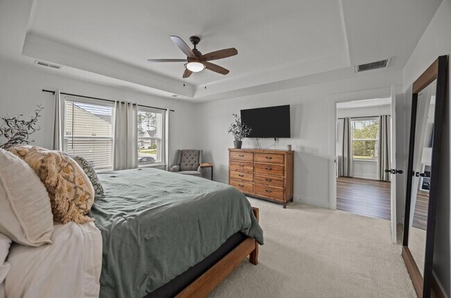Building Photo - 401 Carrara Dr