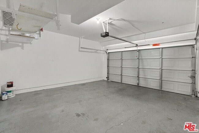 Building Photo - 15804 Crest Ln