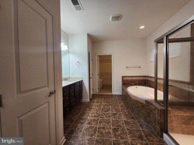 Building Photo - 12 Whistling Duck Dr