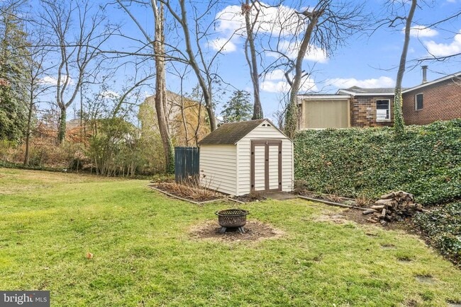 Building Photo - 6321 Higham Dr