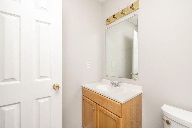 Building Photo - Spacious home in Hopewell