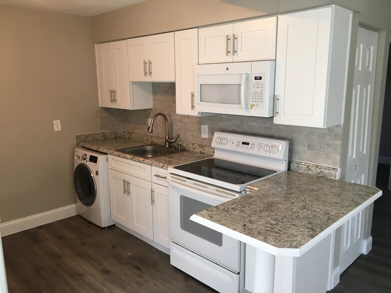 Building Photo - 805 10th St SW