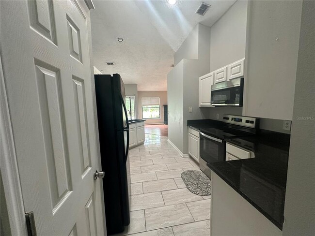 Building Photo - 929 Rosinia Ct